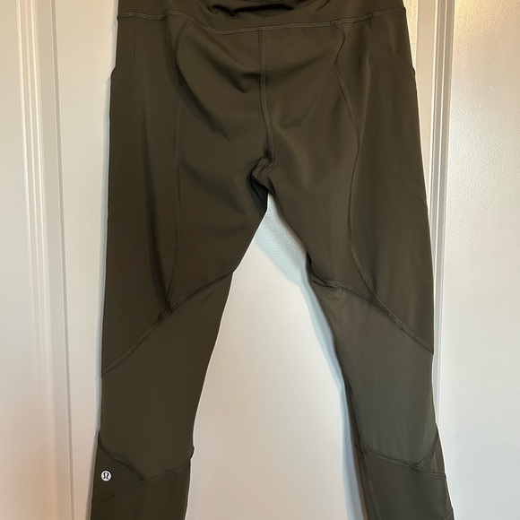 Lululemon Pace Rival Dark Olive Crop 22in - Picture 6 of 9
